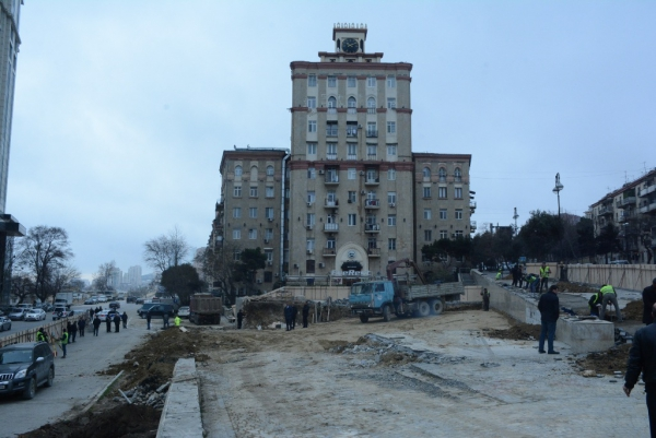 Mikayıl Müşfiqin heykəli ən qısa zamanda bərpa olunacaq